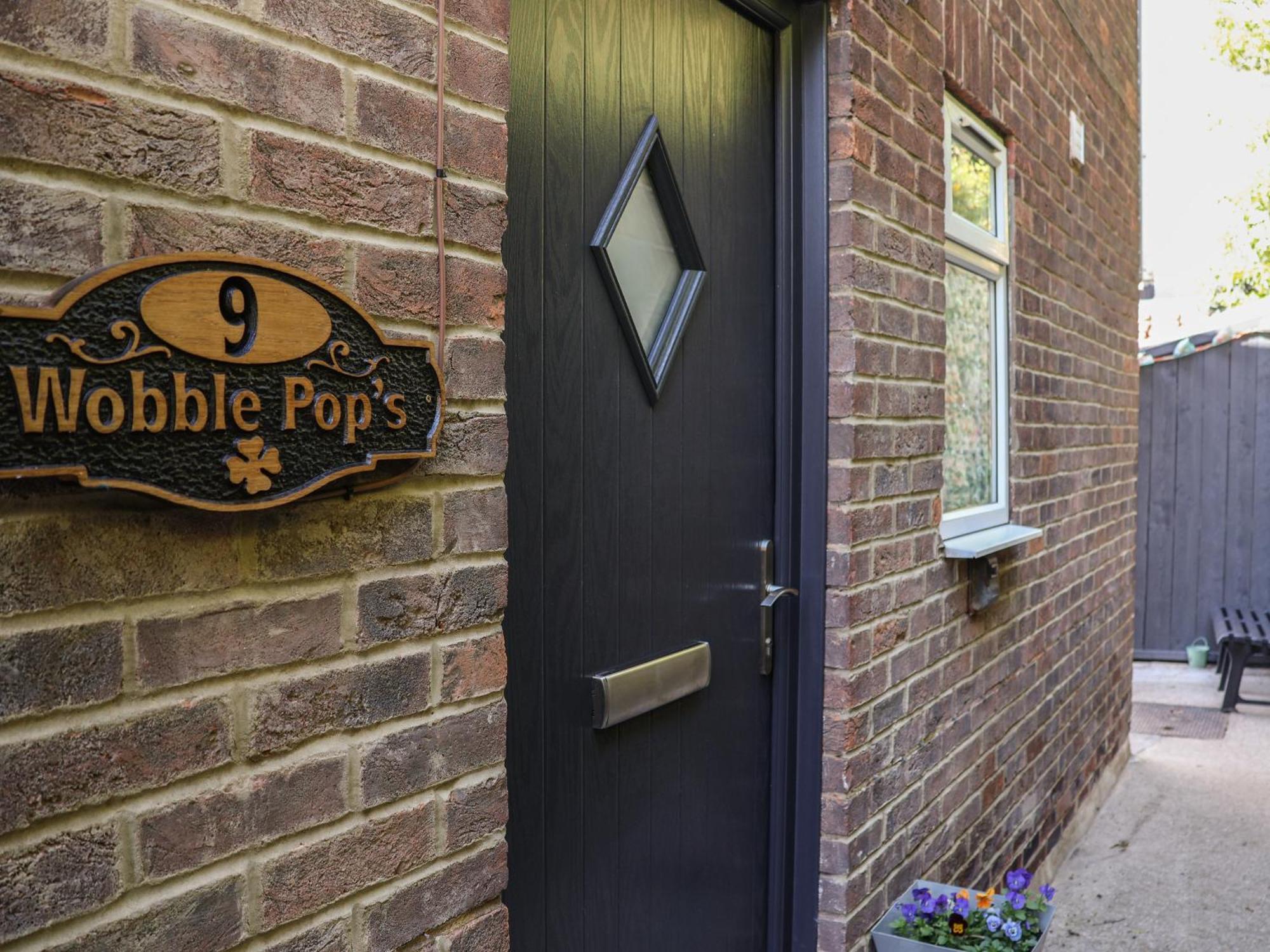 Wobble Pops Villa Whitby Exterior photo
